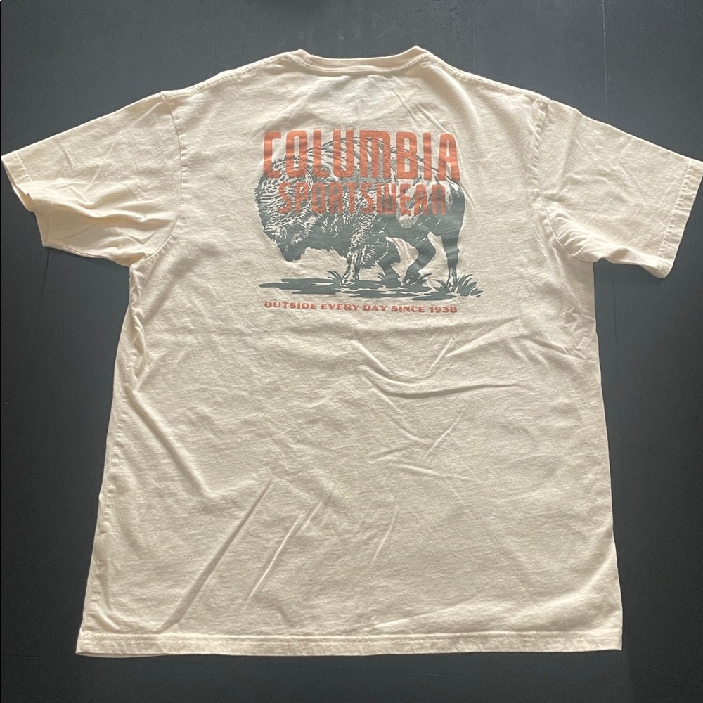 Men’s Large Columbia Short Sleeve T-Shirt